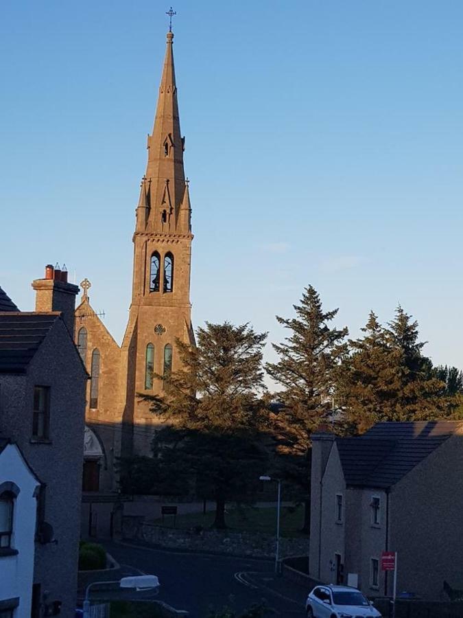 バリーキャッスル Spire View Townhouseヴィラ エクステリア 写真