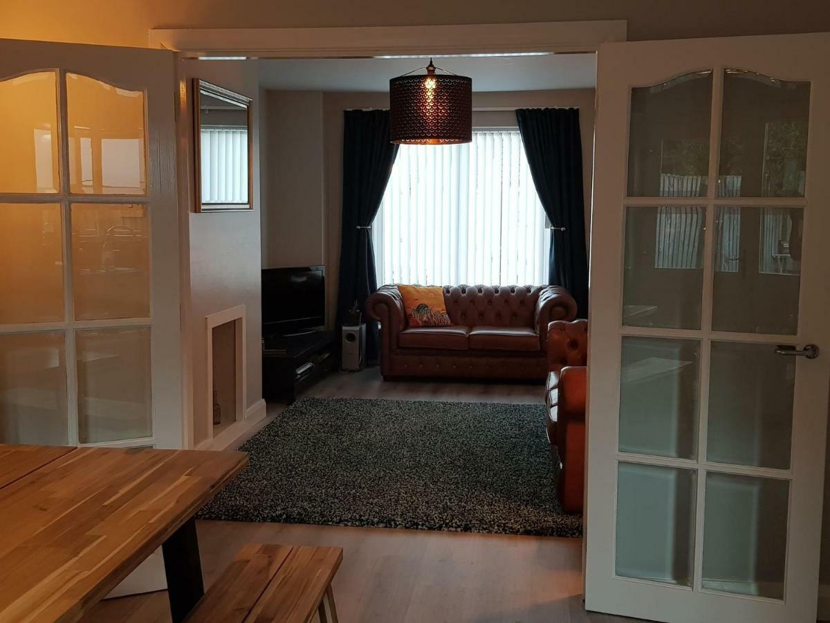 バリーキャッスル Spire View Townhouseヴィラ エクステリア 写真